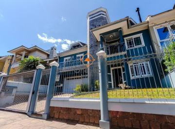 Casa · 240m² · 4 Quartos · 4 Vagas · Casa de 4 dormitórios, sendo 1 suíte e 4 vagas de garagem em Canoas.