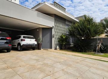 Casa · 232m² · 3 Quartos · 2 Vagas · Excelente Oportunidade: Casa Térrea em Condomínio