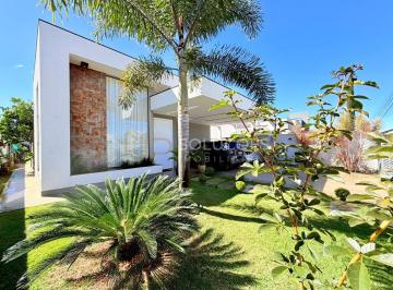 Casa · 200m² · 3 Quartos · 2 Vagas · Casa Alto Padrão com 3 suites - R$1.690.000,00