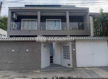 Casa · 160m² · 5 Quartos · 3 Vagas · Casa em Condomínio : / Residencial / Jacarepaguá