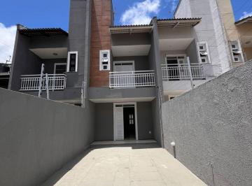 Casa de 2 quartos, Fortaleza · Sobrado em Lagoa Redonda - 2 suítes - bem ventilada