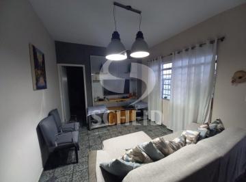 Casa · 190m² · 3 Quartos · CASA À VENDA NA RUA DAS AMEIXEIRAS
