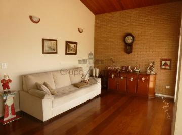 Casa · 255m² · 3 Quartos · 4 Vagas · Casa em Condomínio - Condomínio Jardim Coleginho - 255m² - 3 Dormitórios.