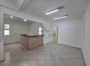 Comercial · 210m² · 5 Quartos · 3 Vagas · Casa Comercial - Jardim São Dimas - 170m².