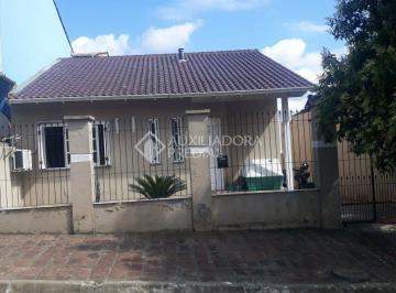 Casa · 83m² · 3 Quartos · 3 Vagas · Casa 3 dormitórios, peças amplas e espaçosas piso de cerâmica. Pátio na frente e nos fundos, garagem