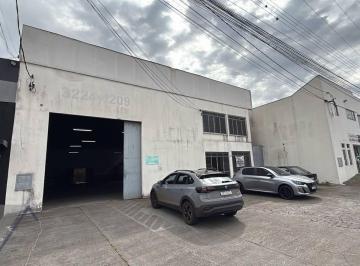 c1a490e7c2a1b6ca8205bfae793231a3abdc9a93 · Barracão no centro da cidade para locação;