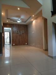 6e93d49e754c37d7c19463354ecd40c3a4f0f5f6 · Casa com 3 dormitórios à venda, 97 m² por R$ 400.000,00 - Covanca - São Gonçalo/RJ