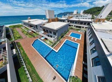 Apartamento · 102m² · 2 Quartos · 2 Vagas · Pé na areia no Morro das Pedras - Apartamento 2 dormitórios em condomínio completo