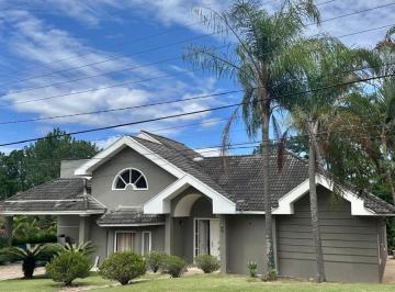Casa de 4 quartos, Itu · Casa venda e aluguel e venda possui 408 metros quadrados com 4 quartos em Chácara Flora - Itu - S