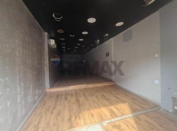 Comercial · 110m² · Espaço Comercial em Bonsucesso: Oportunidade Única!