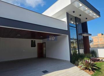 Casa · 135m² · 3 Quartos · 3 Vagas · Casa Alto Padrão em Forquilhas, São José/SC