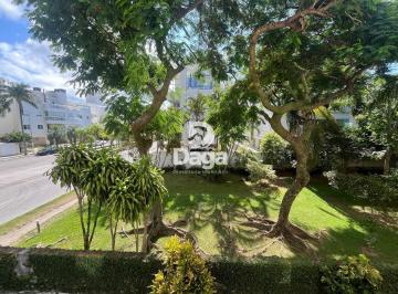 Apartamento · 81m² · 2 Quartos · 2 Vagas · Apartamento Padrão ao lado de área verde em Jurerê