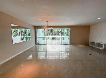 Apartamento · 242m² · 4 Quartos · Excelente oportunidade!