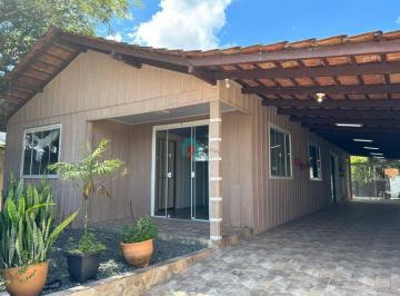 Casa · 145m² · 3 Quartos · 3 Vagas · Casa mista com 3 dormitórios, sendo 1 suíte, no Boehmerwald em Joinville SC