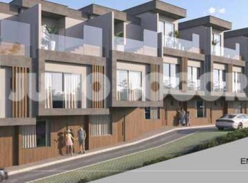 Casa · 97m² · 3 Quartos · 1 Vaga · Casa em Condomínio : Triplex / Residencial / Pechincha