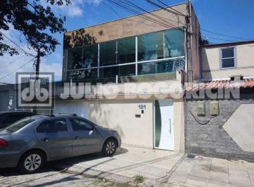 Casa · 245m² · 6 Quartos · 2 Vagas · Casa em Condomínio:  / Residencial / Taquara