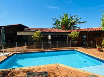 Casa · 700m² · 3 Quartos · 4 Vagas · Casa para venda em Centro de 700.00m² com 3 Quartos, 3 Suites e 4 Garagens