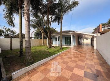 Casa · 185m² · 5 Quartos · 4 Vagas · Casa faixa mar com 5 quartos e piscina