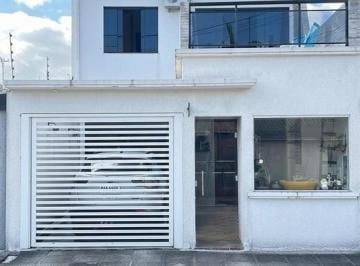 Casa · 108m² · 3 Quartos · 2 Vagas · Sobrado com 3 dormitórios em Paranaguá