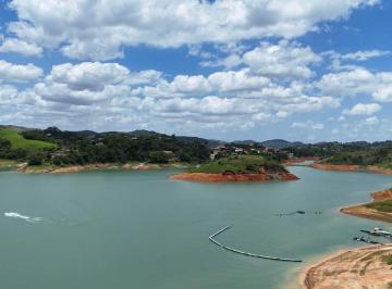 Foto 01 · TERRENO A VENDA NA CIDADE DE IGARATA, COM ACESSO TOTAL  PARA  A REPRESA DE IGARATÁ (PÉ NA AGUA)  - Ó