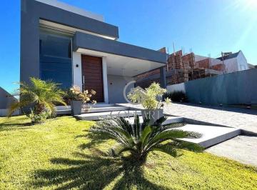 d7e998cab8c645093d112e66f3c4abd7730797ef · Linda casa térrea no Alphaville Pelotas