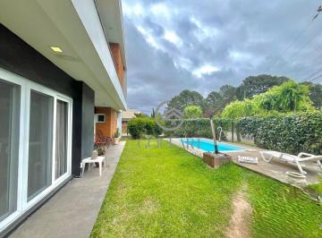 a137a47d0750cd787d3af049a1804324c616da53 · Casa alto padrão com 4 dormitórios próximo ao Parque Tênis Clube
