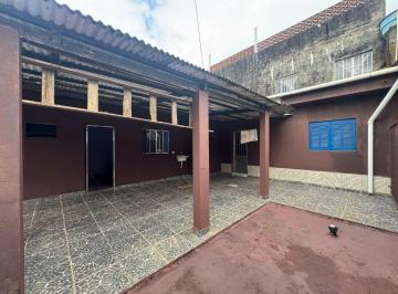 Casa de 2 quartos, Itanhaém · Casa com 2 quartos e espaço para piscina em Itanhaém.