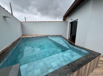Casa de 3 quartos, Peruíbe · Casa na praia com piscina em Peruíbe - R$ 520.000,00.