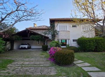 Casa · 491m² · 5 Quartos · 4 Vagas · Casa de luxo em condomínio no Belém Novo, Porto Alegre-RS