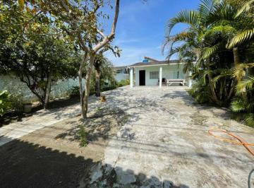 Casa de 2 quartos, Peruíbe · Casa com 2 quartos e espaço para piscina em Peruíbe - R$ 120.000,00.