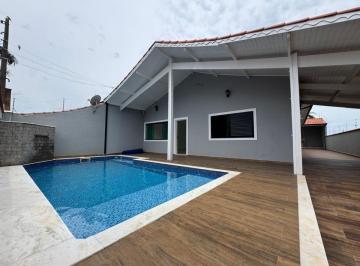 Casa de 5 quartos, Peruíbe · Casa na praia com 5 quartos e piscina em Peruíbe.