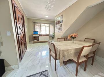Casa de 5 quartos, Guará · Casa de 211 m² com 5 quartos e 2 suítes à venda no Guará I
