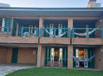 Casa de 5 quartos, Pontal do Paraná · Casa beira-mar em Lote Triplo no Atami