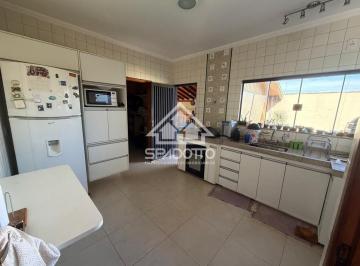 Casa · 515m² · CASA RECANTO AZUL - BOTUCATU / SP