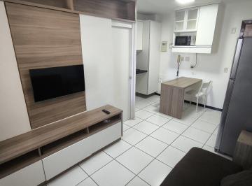 Apartamento · 1 Vaga · Arvoredo Imóveis Aluga kit top com geladeira grande, ar-cond. e vaga coberta!