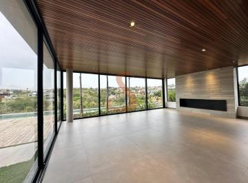 Casa · 665m² · 5 Quartos · 4 Vagas · 1.015m² de Terreno. 665 m² construídos. 5 Suítes. Vista