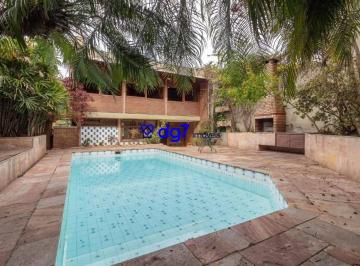 Casa · 308m² · 3 Quartos · 2 Vagas · Maravilhosa casa em frente ao parque