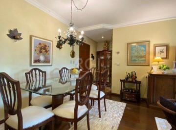 Apartamento · 93m² · 2 Quartos · 1 Vaga · APTO SEMI MOBILIADO NO CENTRO DE GRAMADO, com lareira , sacada , churrasqueira