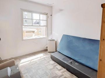 Apartamento · 18m² · JK mobiliado à venda na Av. Azenha – Porto Alegre, pronto para morar
