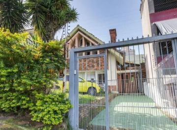 Casa · 285m² · 3 Quartos · 3 Vagas · Casa Para Comprar com 3 quartos e 3 vagas no Rio Branco