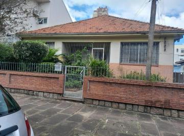 Casa · 320m² · Casa de 5vquartos e 3 vagas de garagem no bairro Santana em Porto Alegre