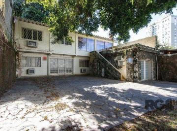 Comercial · 181m² · 10 Vagas · Casa de alvenaria, excelente ponto comercial.