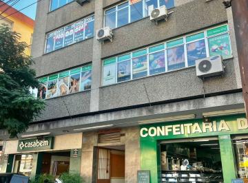 Comercial · 33m² · 1 Quarto · Sala comercial, Av Assis Brasil, 34 m², prédio com elevador, sala com banheiro