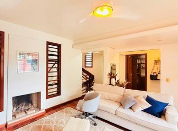0p5knr7azr8suaaterzzo3j5o4sz · Casa em Teresópolis