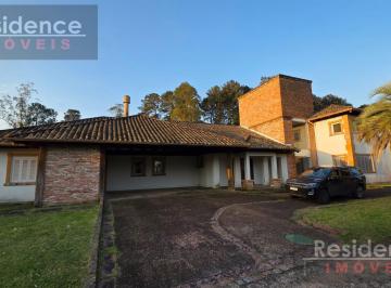 Casa · 300m² · 4 Quartos · 4 Vagas · Casa de Luxo em Condomínio: 4 quartos, 3 suítes, 3 salas, 4 banheiros, 4 vagas de garagem, 300m² - P