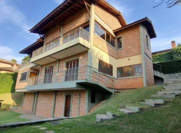 Casa de 5 quartos, Cotia · Casa à venda no Centrinho da Granja Viana | 5 suítes, vista panorâmica e verde