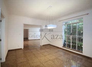 Comercial · 464m² · 5 Quartos · 5 Vagas · Casa em Rua Fechada - Jardim América - 464m².