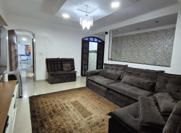 Casa de 3 quartos, Santo André · Sobrado com 208 m² privativos, 3 dormitórios, banheira, 2 vagas e churrasqueira