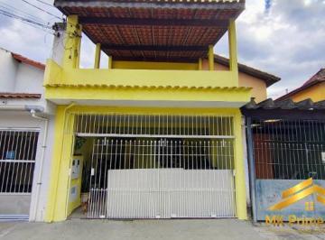 Casa · 145m² · 3 Quartos · 2 Vagas · Casa com 3 quartos sendo 1 suíte e 2 vagas de garagem.