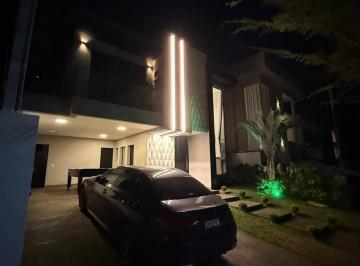 Casa · 202m² · 3 Quartos · 4 Vagas · Casa em Condomínio com 3 Suítes, Piscina e 4 Vagas no New Ville